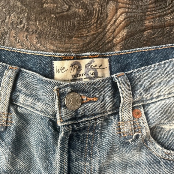 We The Free Denim Blue Jean Shorts Button Fly Distressed Frayed Women’s 26 - Picture 2 of 8